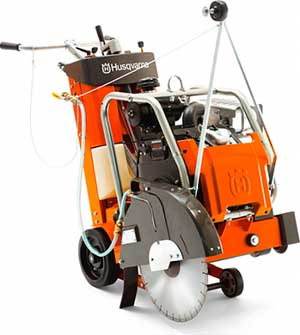 Резчик швов HUSQVARNA FS-524 в прокат в Саратове. У нас лучшая цена за сутки! Возможность взять в аренду с выгодной скидкой до 40% при экспресс доставке 24/7. И помните, ночью стоимость еще дешевле на 30%! #арендапрокат #виброплита #выгодно